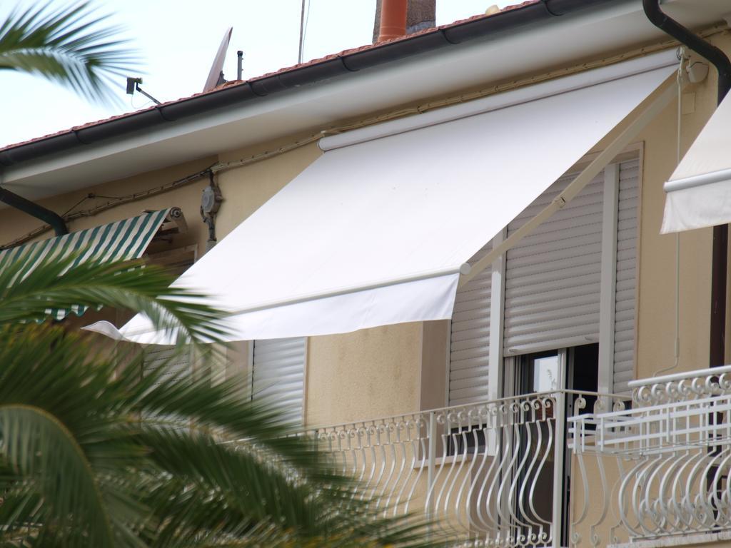 Il Pontile Holidays Apartment Marina di Pietrasanta Bilik gambar